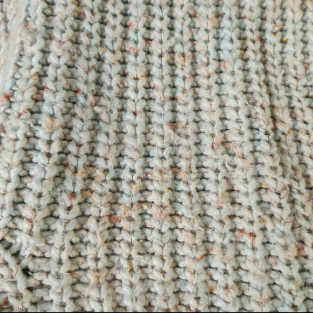 PointSur Chunky Ribbed Sweater - Picture 5 of 10
